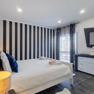House 4 Moderno Apartamento